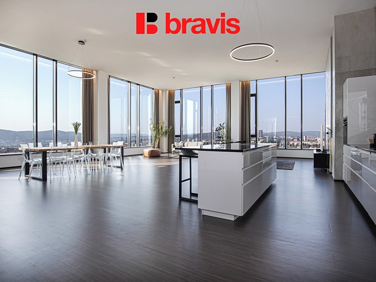 Pronájem bytu 6 pokojů a více 280 m² - foto 1