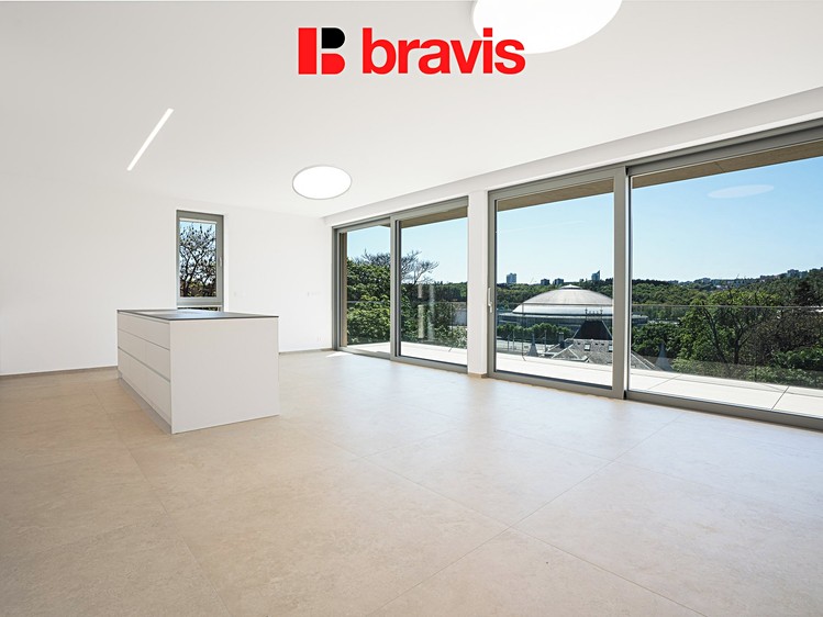 Pronájem bytu 3+kk 105 m² - foto 1