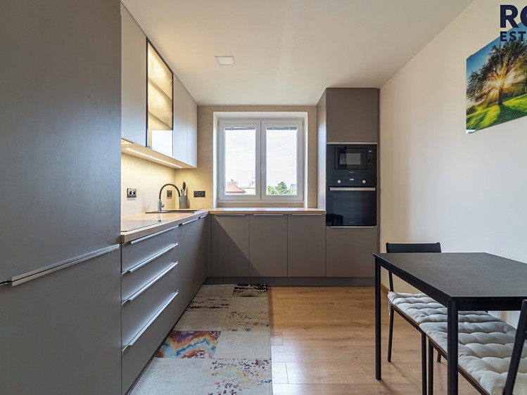 Pronájem bytu 2+1 59 m² - foto 1