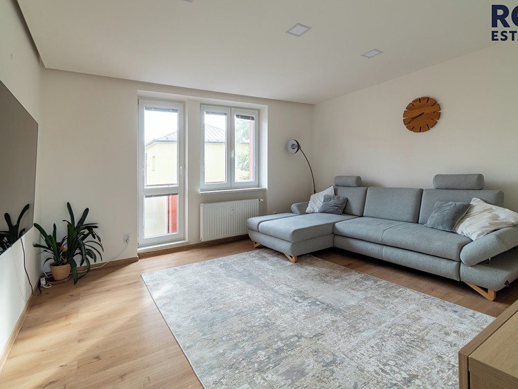 Pronájem bytu 2+1 59 m² - foto 2