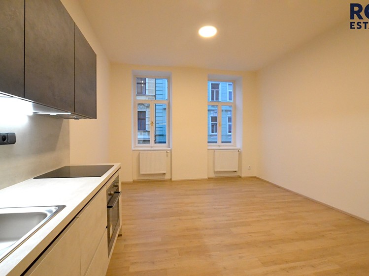 Pronájem bytu 2+kk 39 m² - foto 8
