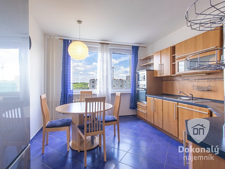 Pronájem bytu 3+1 73 m² - foto 1