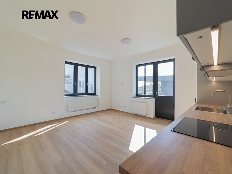 Pronájem bytu 2+kk 36 m² - foto 4