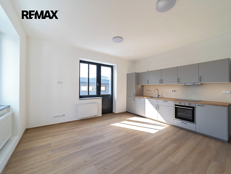 Pronájem bytu 2+kk 36 m² - foto 3