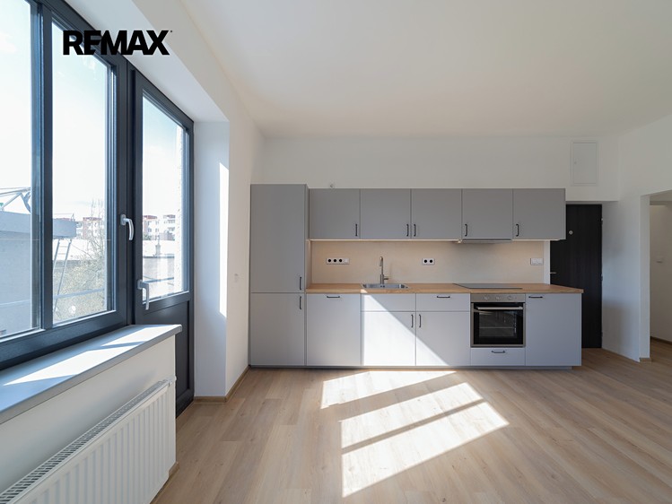 Pronájem bytu 2+kk 36 m² - foto 5