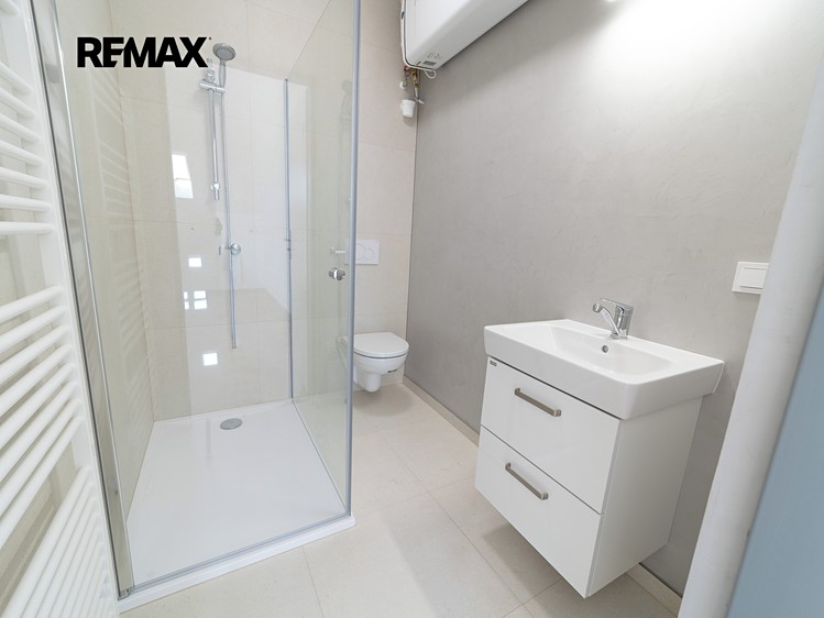 Pronájem bytu 3+kk 87 m² - foto 2