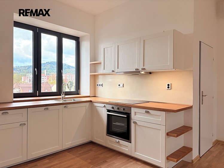 Pronájem bytu 3+kk 87 m² - foto 4