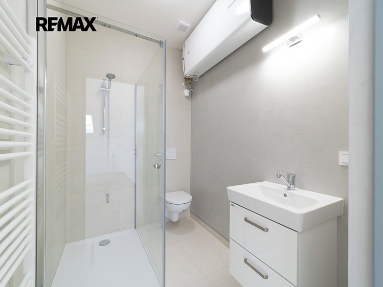 Pronájem bytu 3+kk 87 m² - foto 1