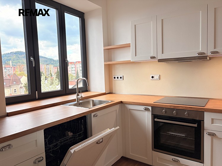 Pronájem bytu 3+kk 87 m² - foto 8