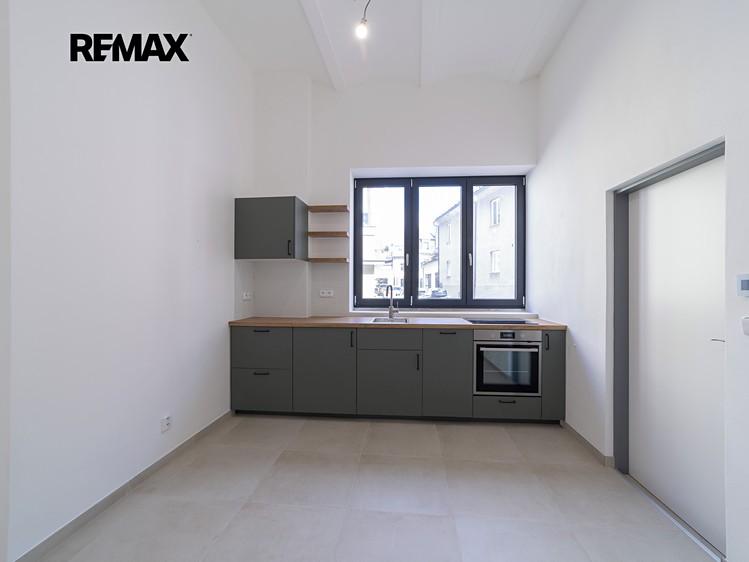 Pronájem bytu 2+kk 30 m² - foto 2