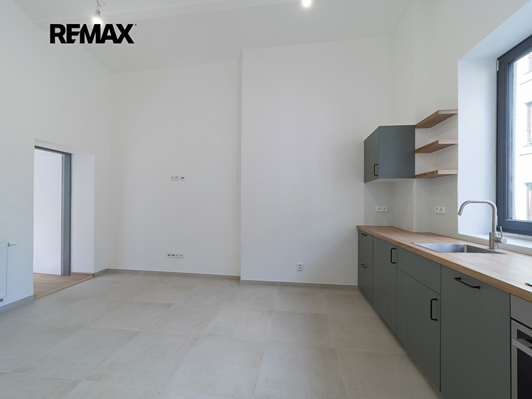 Pronájem bytu 2+kk 30 m² - foto 4
