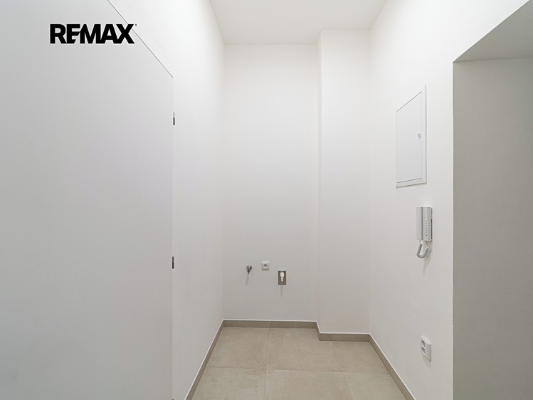 Pronájem bytu 2+kk 30 m² - foto 8