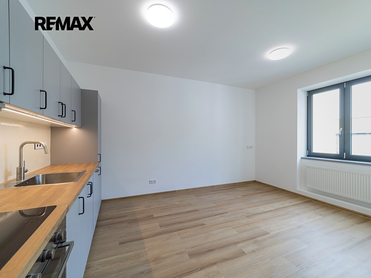 Pronájem bytu 2+kk 37 m² - foto 3