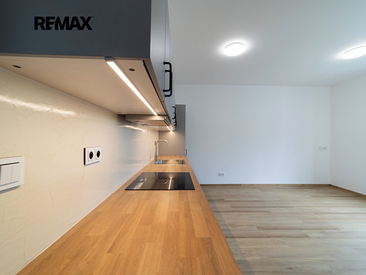 Pronájem bytu 2+kk 37 m² - foto 1