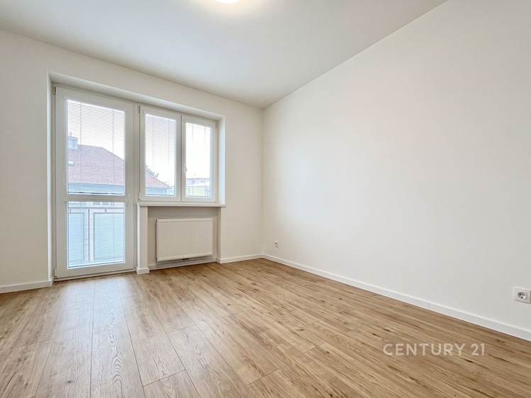 Pronájem bytu 3+kk 70 m² - foto 4