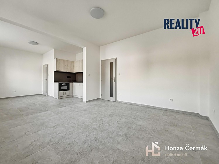 Pronájem bytu 1+kk 38 m² - foto 1