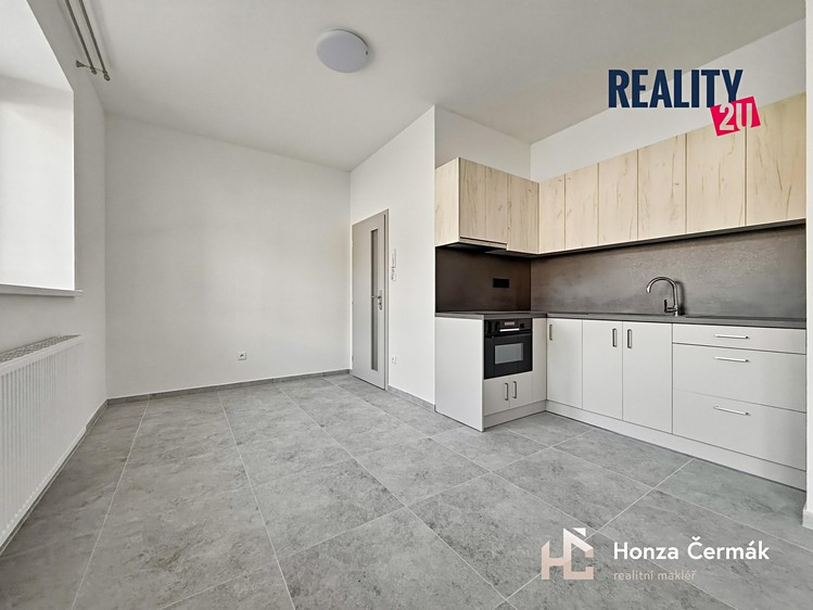 Pronájem bytu 1+kk 38 m² - foto 4