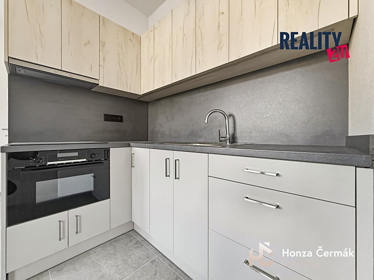 Pronájem bytu 1+kk 38 m² - foto 5