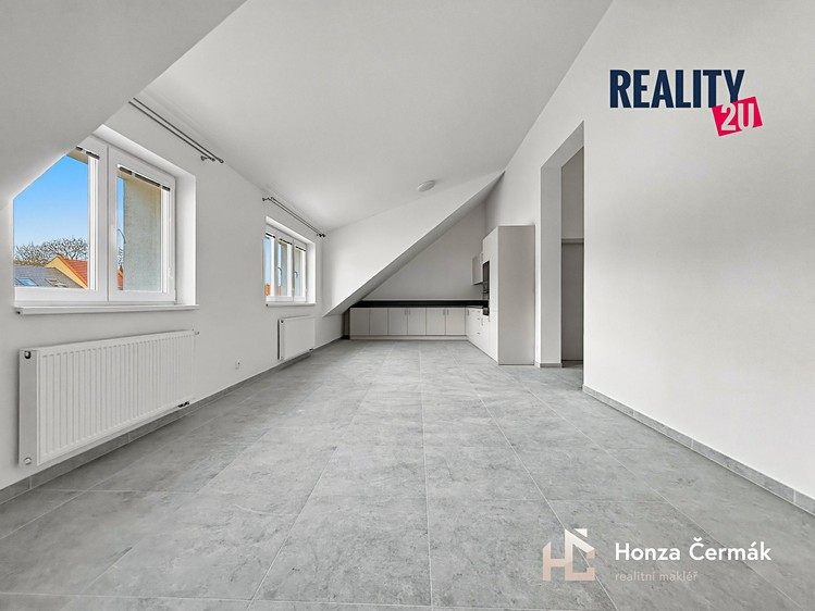 Pronájem bytu 2+kk 70 m² - foto 2