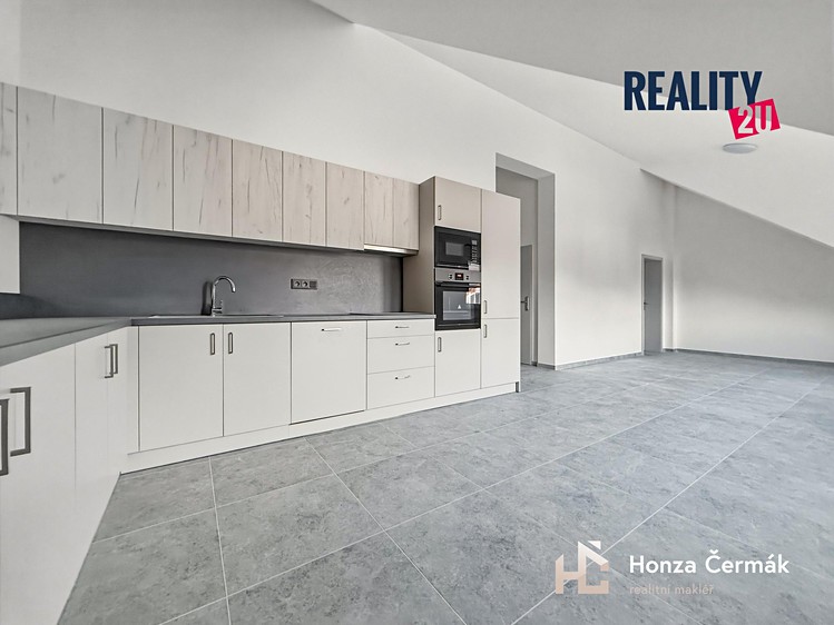 Pronájem bytu 2+kk 70 m² - foto 1