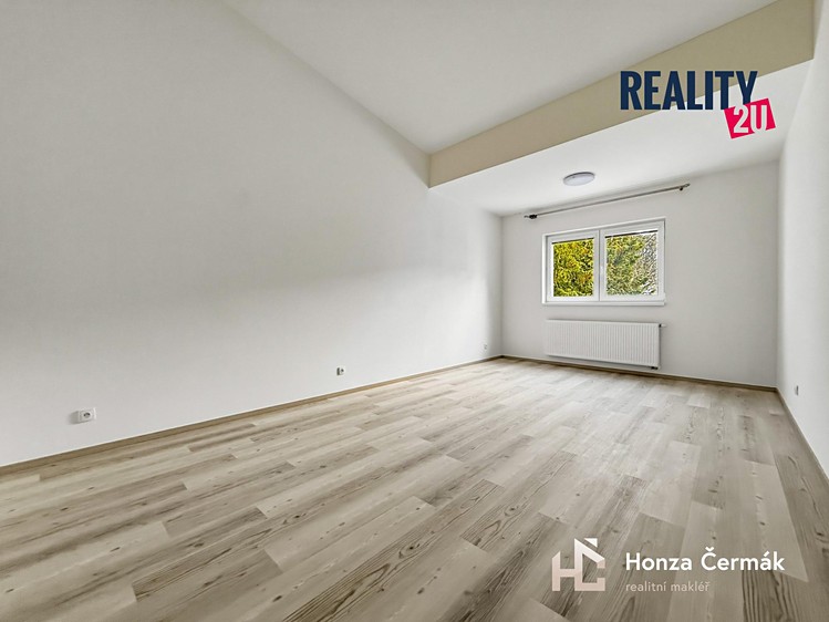 Pronájem bytu 2+kk 70 m² - foto 5
