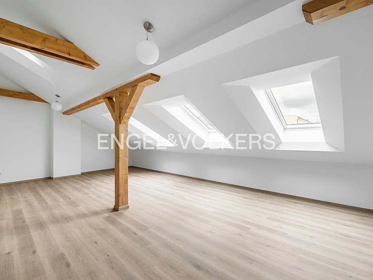 Pronájem bytu 2+kk 79 m² - foto 3