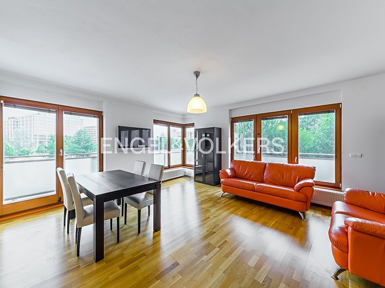 Pronájem bytu 3+kk 93 m² - foto 1