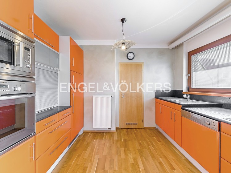 Pronájem bytu 3+kk 93 m² - foto 2