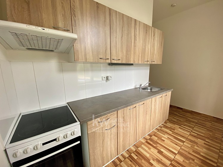 Pronájem bytu 1+kk 28 m² - foto 1