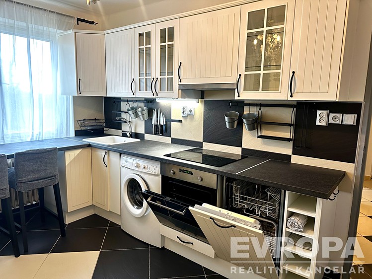 Pronájem bytu 2+1 54 m² - foto 5
