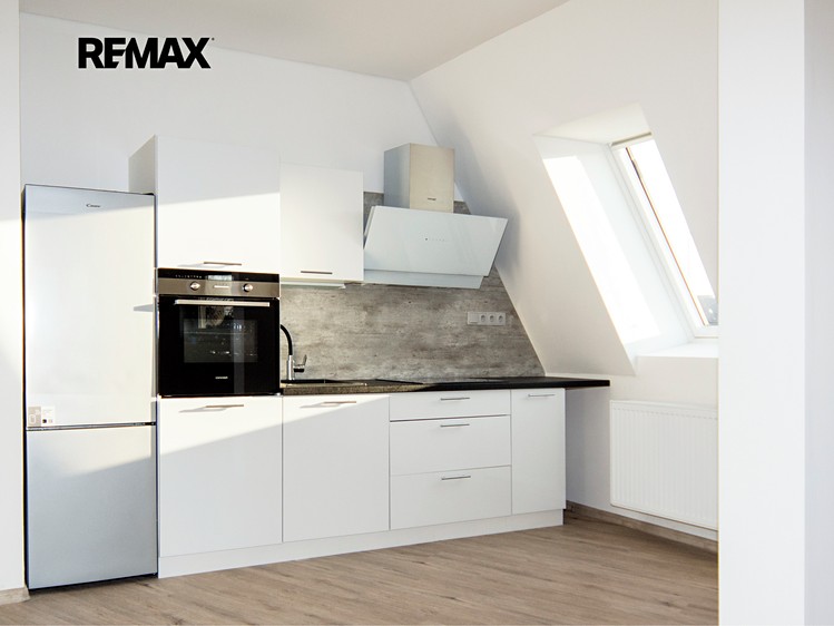 Pronájem bytu 3+kk 86 m² - foto 2