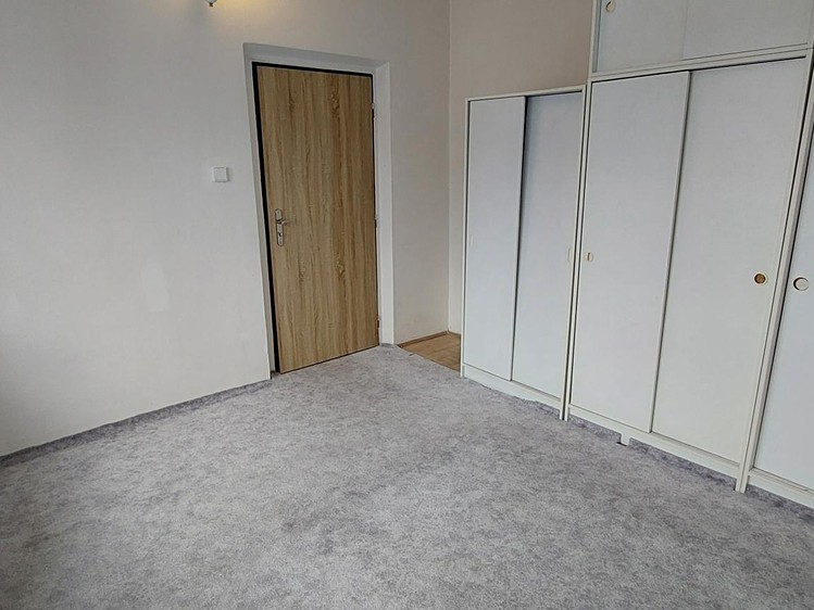 Pronájem bytu 2+1 51 m² - foto 8