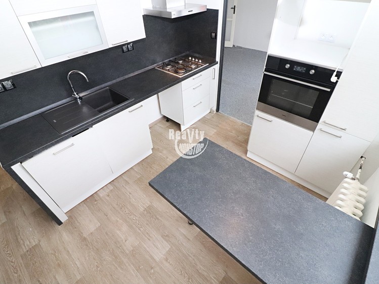 Pronájem bytu 3+1 73 m² - foto 7