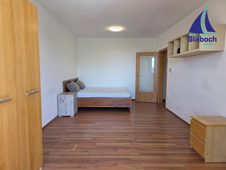 Pronájem bytu 1+kk 38 m² - foto 5