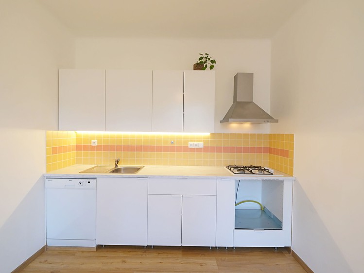 Pronájem bytu 2+1 72 m² (Jednopodlažní) - foto 7