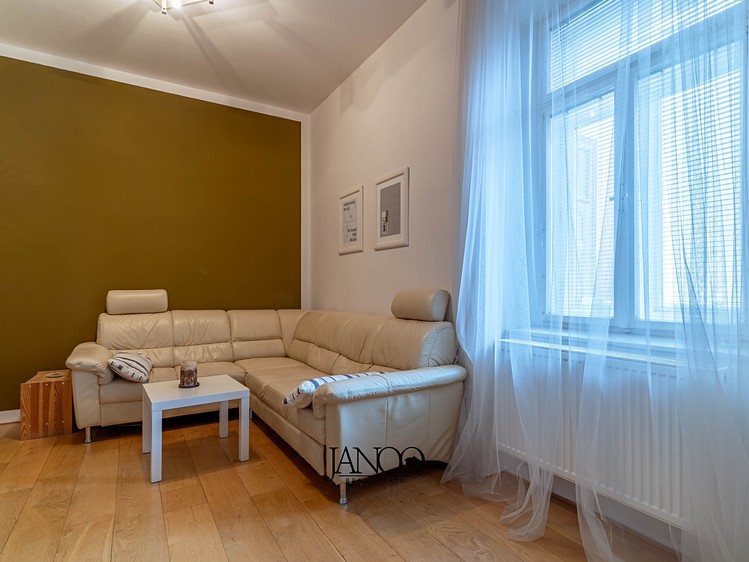 Pronájem bytu 3+kk 68 m² - foto 1