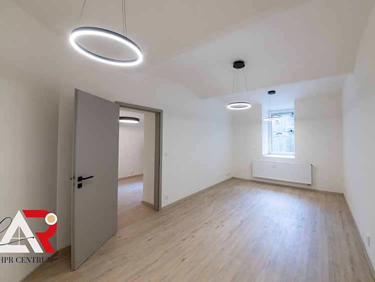 Pronájem bytu 2+1 60 m² - foto 3