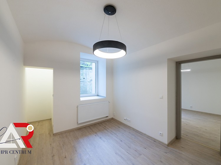Pronájem bytu 2+1 60 m² - foto 4