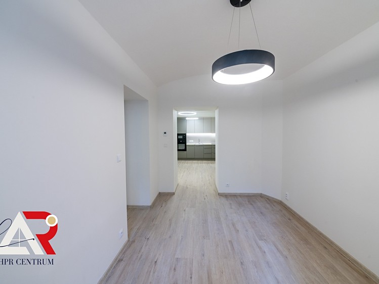 Pronájem bytu 2+1 60 m² - foto 5