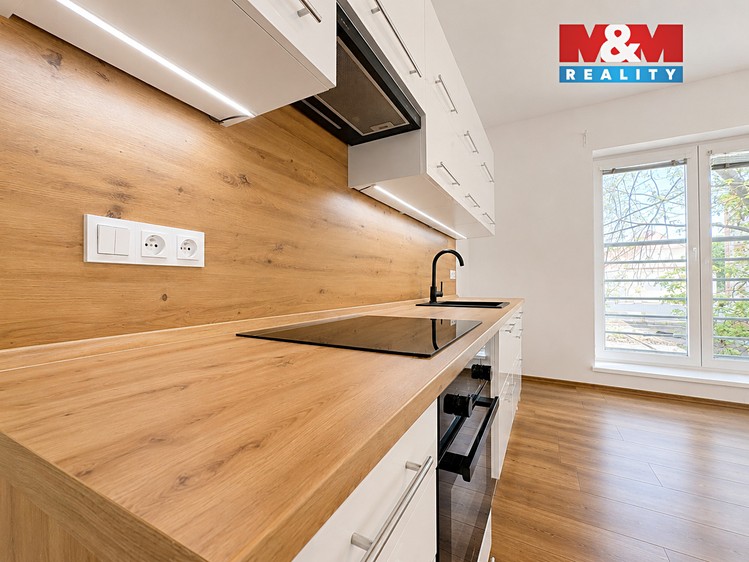 Pronájem bytu 2+kk 67 m² - foto 3