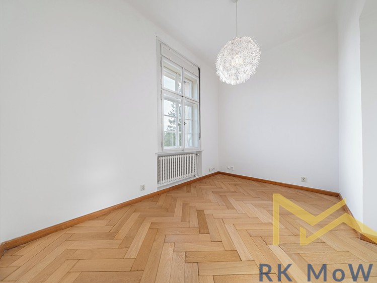 Pronájem bytu 6 pokojů a více 272 m² - foto 4