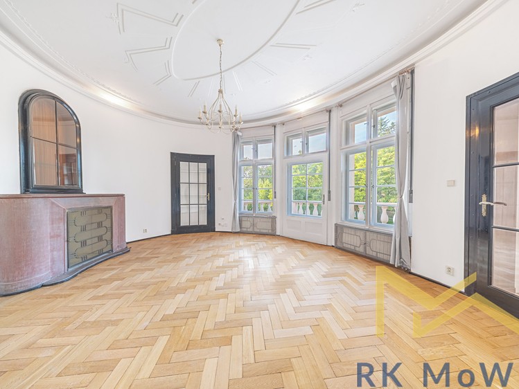Pronájem bytu 6 pokojů a více 272 m² - foto 8