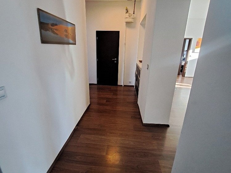 Pronájem bytu 3+1 120 m² - foto 3
