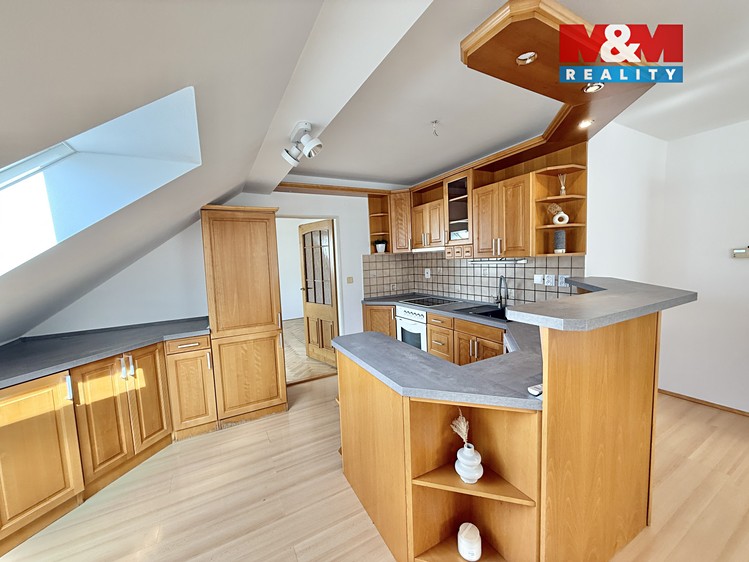 Pronájem bytu 2+1 80 m² - foto 3