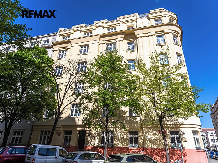 Pronájem bytu 3+1 105 m² - foto 1