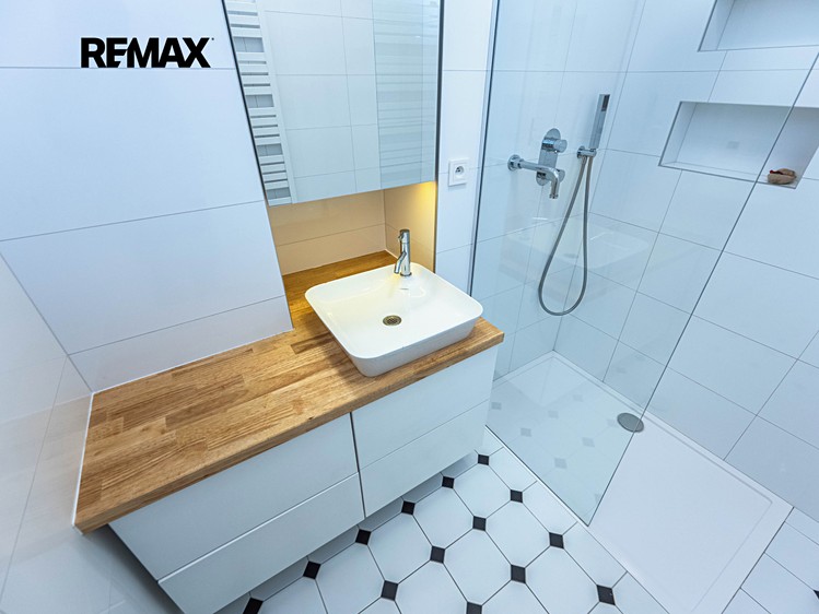 Pronájem bytu 3+1 105 m² - foto 5