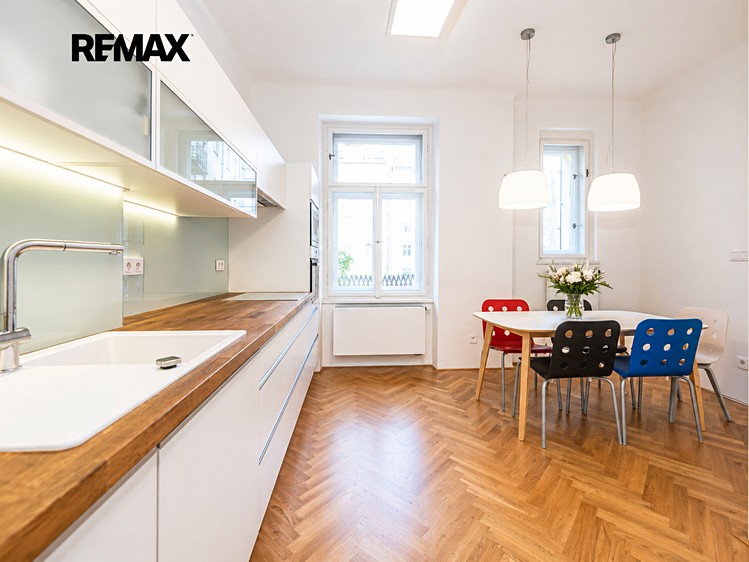 Pronájem bytu 3+1 105 m² - foto 6