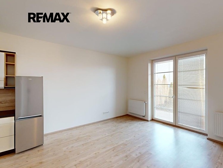 Pronájem bytu 1+kk 38 m² (Jednopodlažní) - foto 1