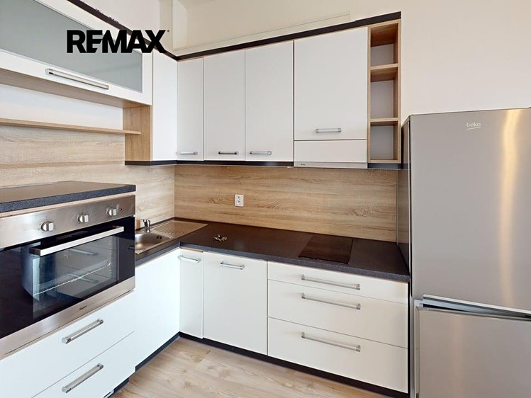Pronájem bytu 1+kk 38 m² (Jednopodlažní) - foto 2