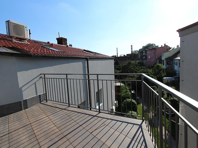 Pronájem bytu 4+kk 112 m² - foto 3